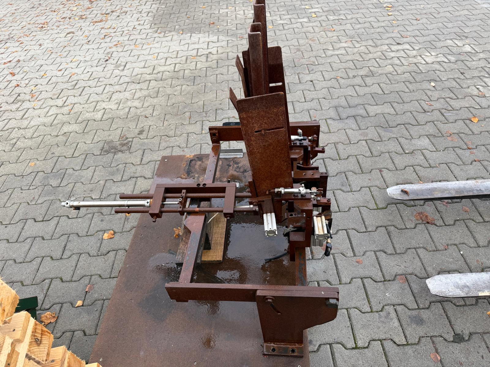 Podajnik pneumatyczny do wiertarki – automat podający elementy drewniane - obrazek 5